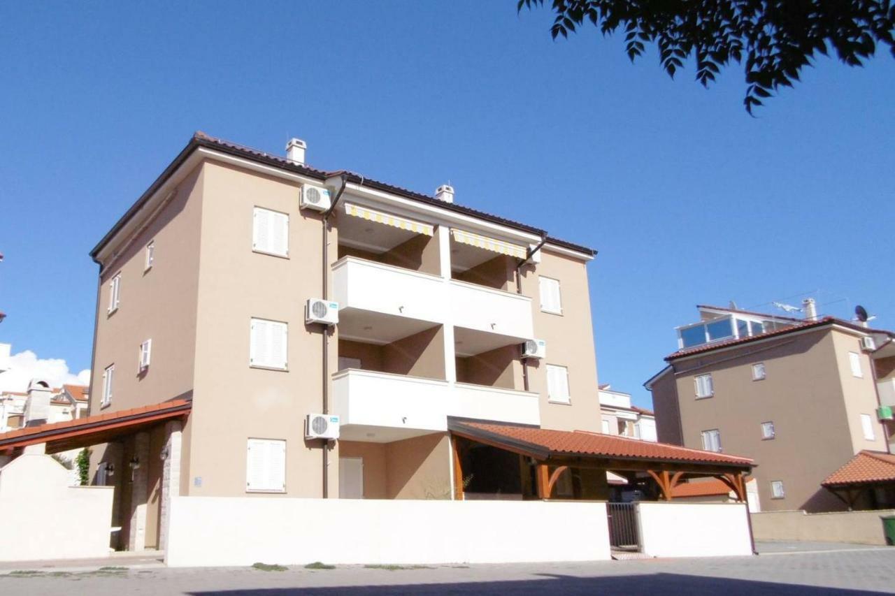 Apartmants Emy Gaj Novalja Bagian luar foto
